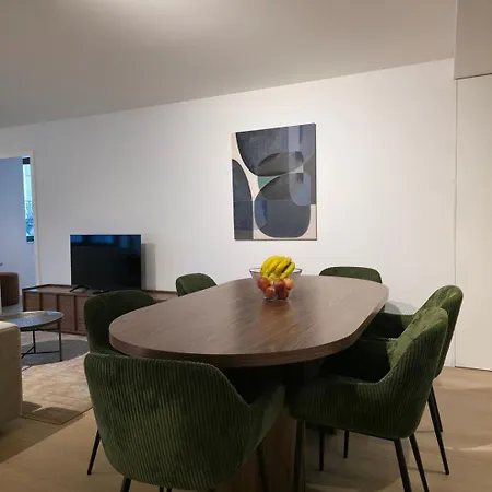 Lägenhet Spacious And Modern 2-bed With Garage Oporto