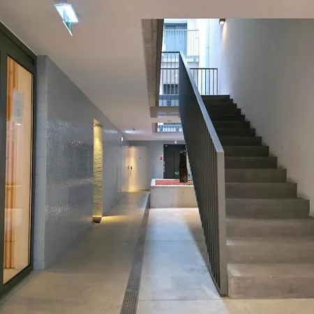 Lägenhet Spacious And Modern 2-bed With Garage *
