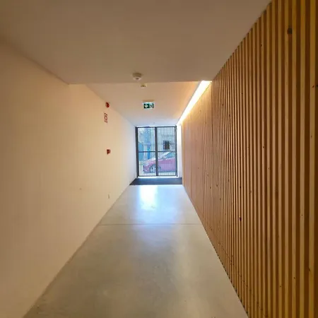 Spacious And Modern 2-bed With Garage * Oporto