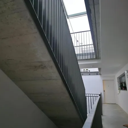 Lägenhet Spacious And Modern 2-bed With Garage *