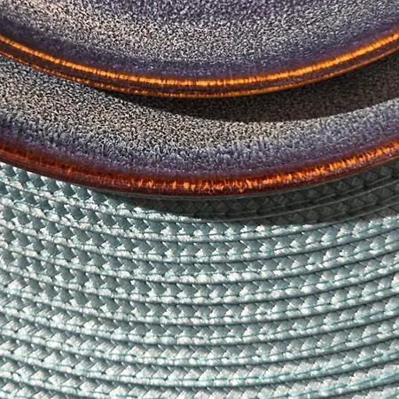 Spacious And Modern 2-bed With Garage Apartament