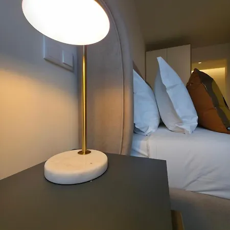 Spacious And Modern 2-bed With Garage Apartamento