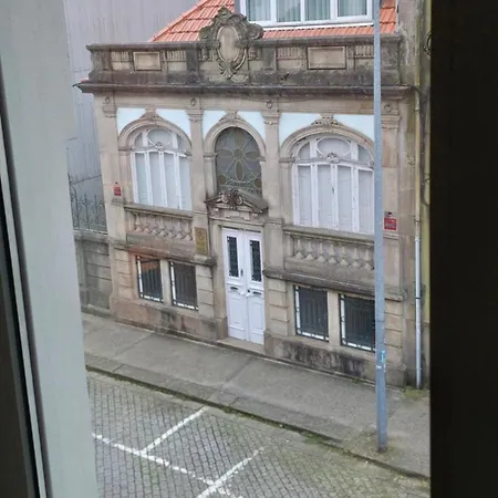 Spacious And Modern 2-bed With Garage Apartament