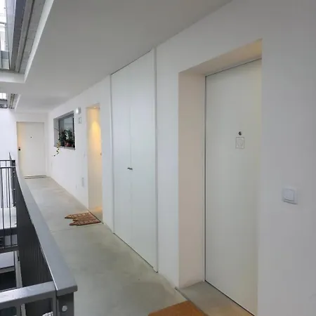Apartment Spacious And Modern 2-bed With Garage