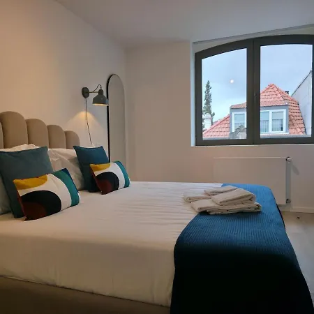 Spacious And Modern 2-bed With Garage *