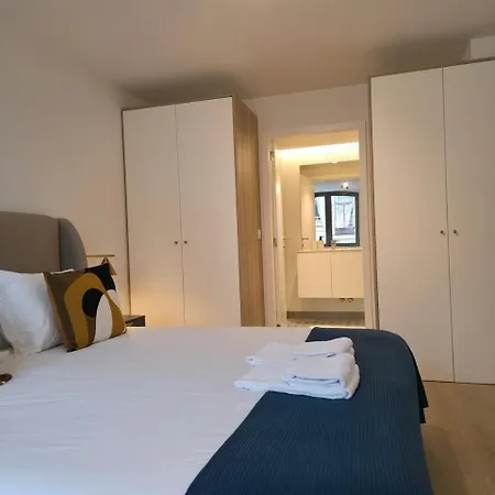 Spacious And Modern 2-bed With Garage 公寓