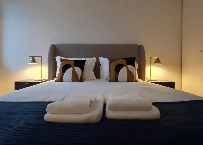 Spacious And Modern 2-bed With Garage Lejlighed Porto