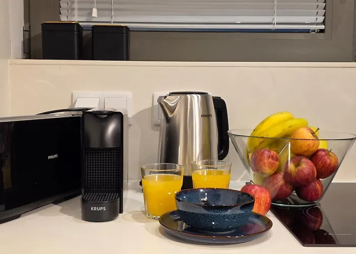 Spacious And Modern 2-bed With Garage *