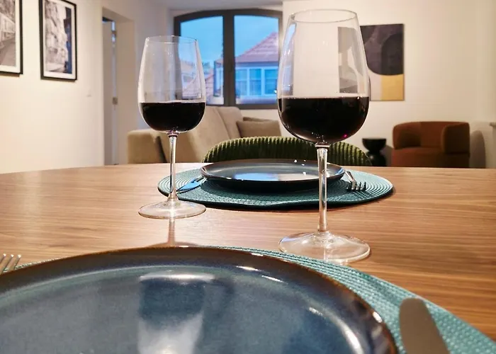 Spacious And Modern 2-bed With Garage Lejlighed *