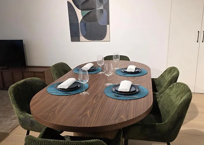 Lejlighed Spacious And Modern 2-bed With Garage *