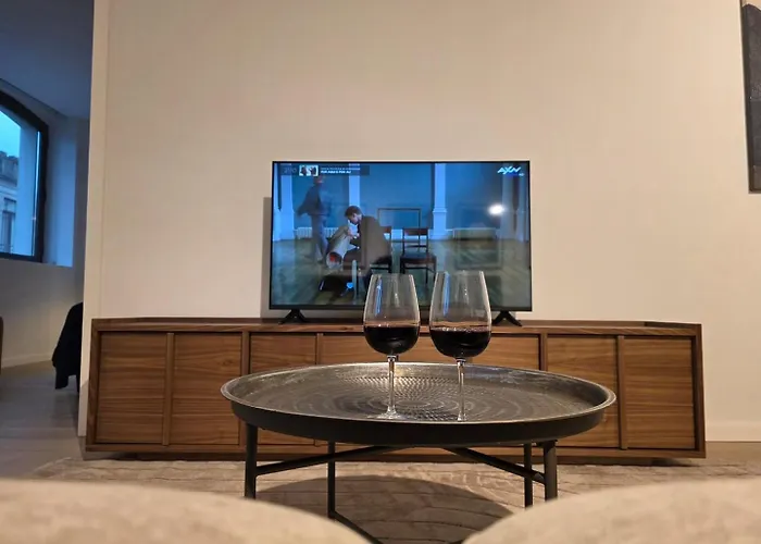 Spacious And Modern 2-bed With Garage