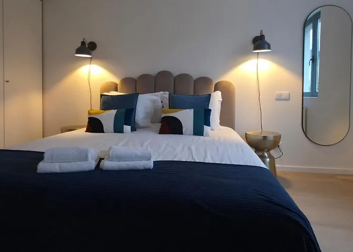 Spacious And Modern 2-bed With Garage Апартаменты *