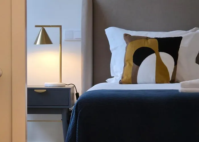 Spacious And Modern 2-bed With Garage Порту