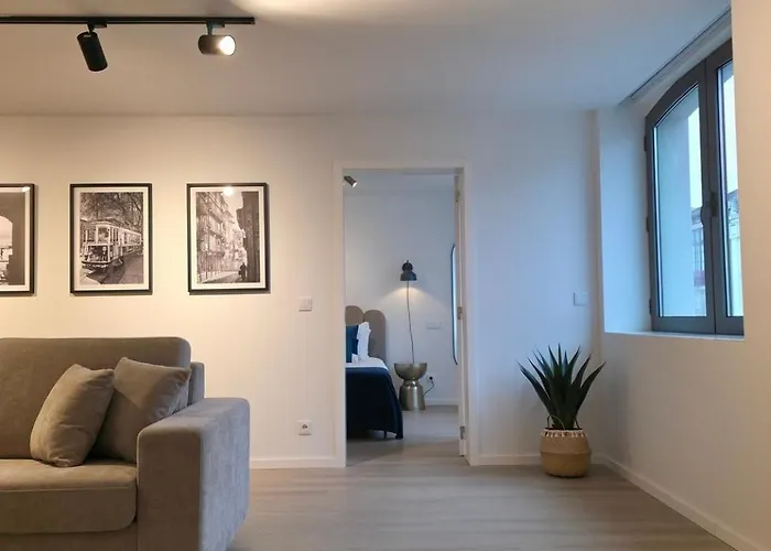 Spacious And Modern 2-bed With Garage *