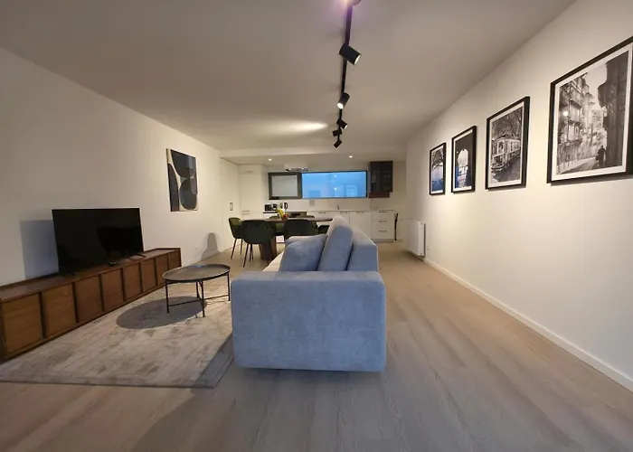 Spacious And Modern 2-bed With Garage * Порту