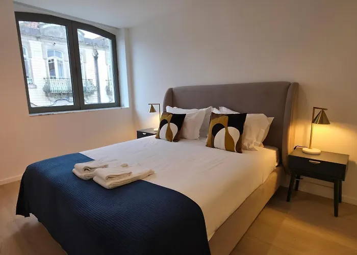 Spacious And Modern 2-bed With Garage Apartament *