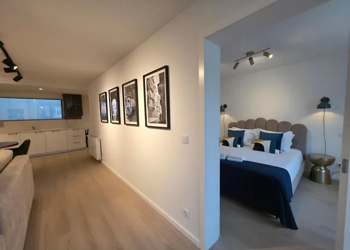 Spacious And Modern 2-bed With Garage Apartament Porto