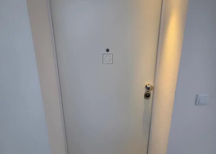 Spacious And Modern 2-bed With Garage Porto