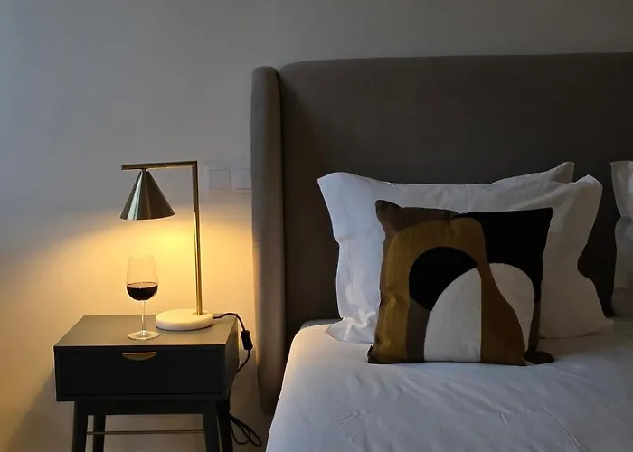 Spacious And Modern 2-bed With Garage Apartament