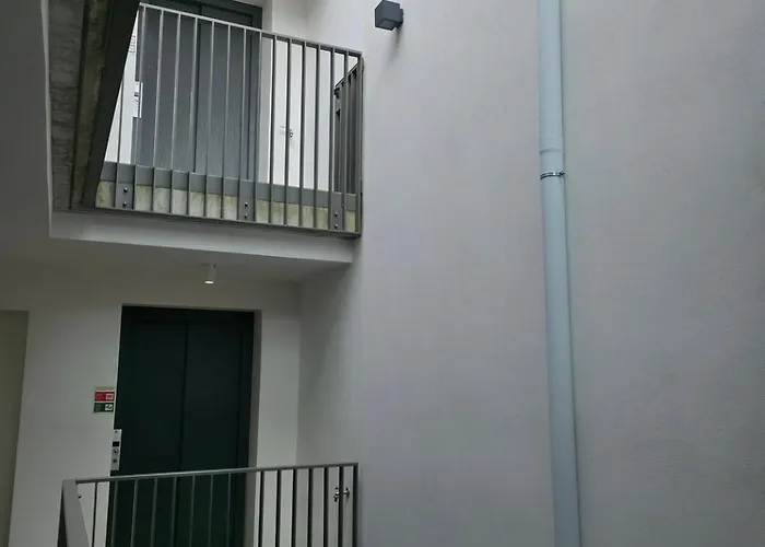 Lejlighed Spacious And Modern 2-bed With Garage