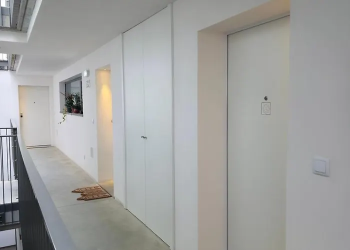 Spacious And Modern 2-bed With Garage Apartament *