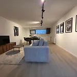 Spacious And Modern 2-bed With Garage * Πόρτο