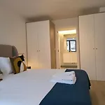Spacious And Modern 2-bed With Garage Πόρτο