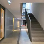 Διαμέρισμα Spacious And Modern 2-bed With Garage *