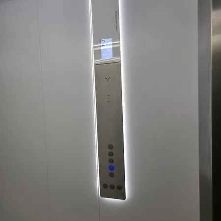 דירה Spacious And Modern 2-bed With Garage *