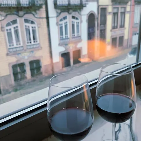 Spacious And Modern 2-bed With Garage דירה *