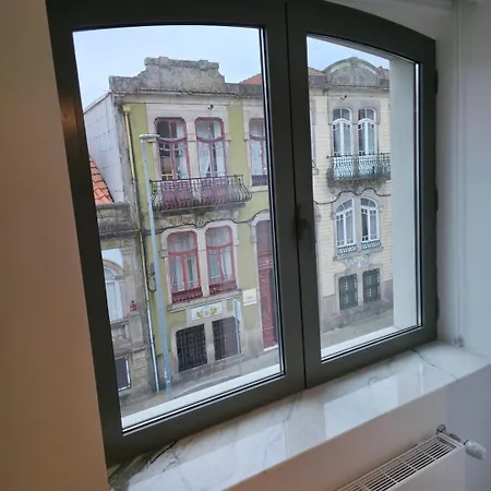 Apartment Spacious And Modern 2-bed With Garage *