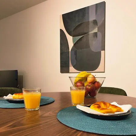 Apartment Spacious And Modern 2-bed With Garage