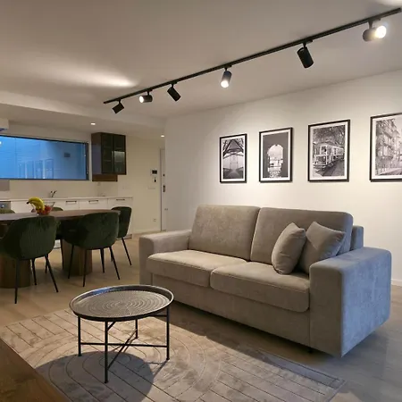 Apartment Spacious And Modern 2-bed With Garage *