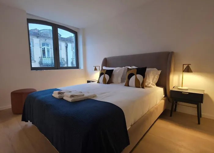 Spacious And Modern 2-bed With Garage * Oporto