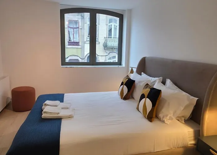 Lägenhet Spacious And Modern 2-bed With Garage Oporto