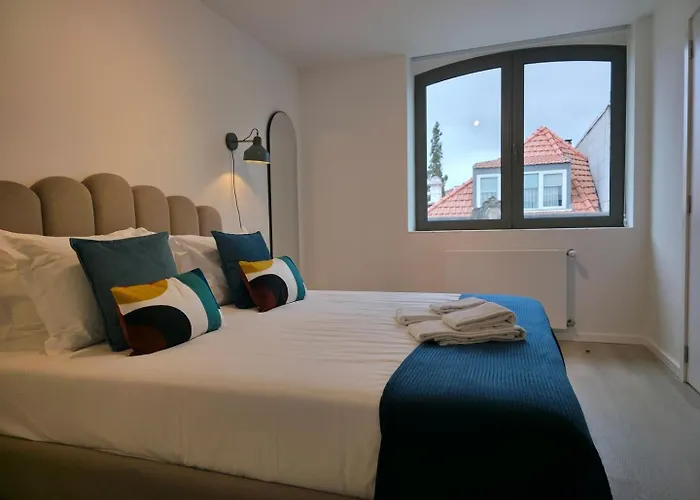 Spacious And Modern 2-bed With Garage