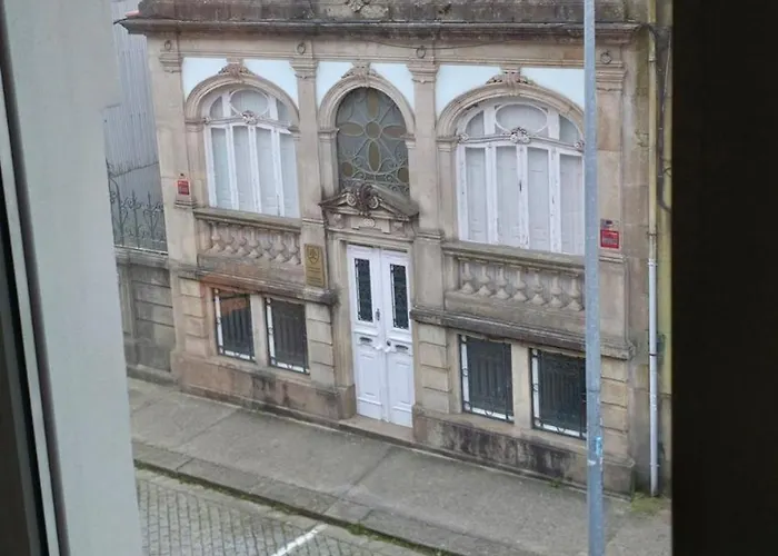 Spacious And Modern 2-bed With Garage Lägenhet